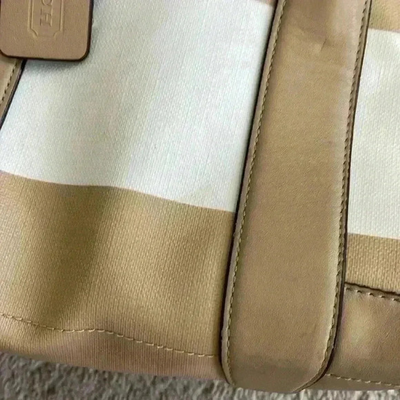 Coach purse - Picture 7 of 9